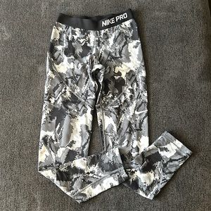 Nike pro youth XL leggings